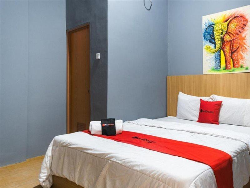 Reddoorz Plus @ Otista Raya Ciputat Tangerang Exteriér fotografie