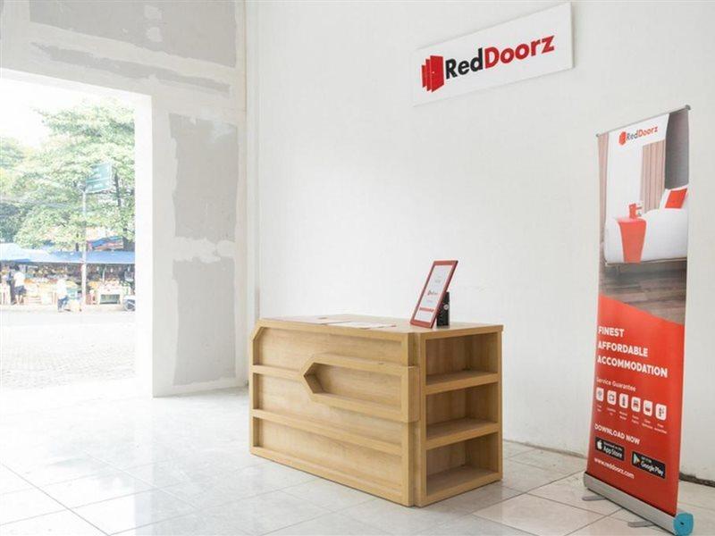 Reddoorz Plus @ Otista Raya Ciputat Tangerang Exteriér fotografie