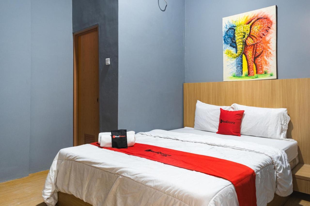 Reddoorz Plus @ Otista Raya Ciputat Tangerang Exteriér fotografie