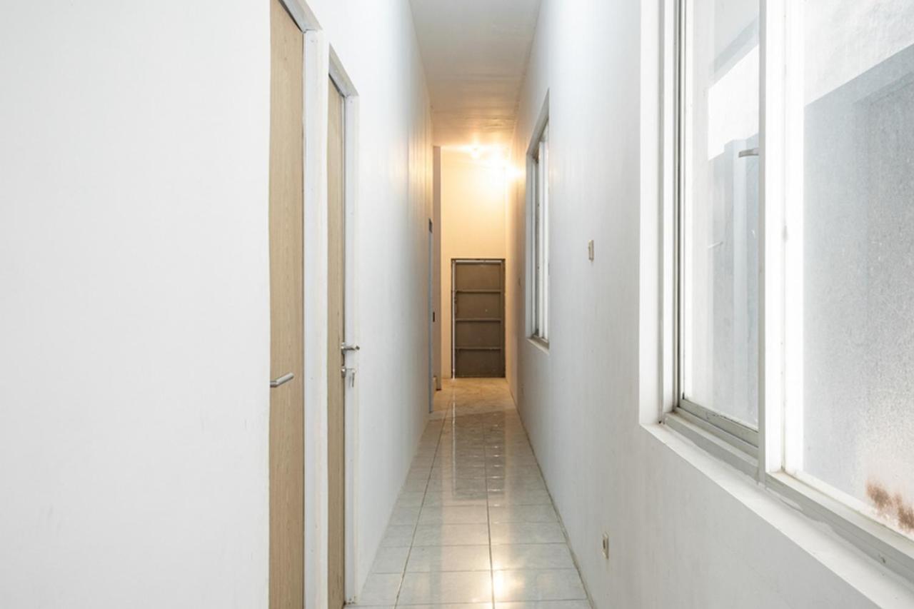 Reddoorz Plus @ Otista Raya Ciputat Tangerang Exteriér fotografie