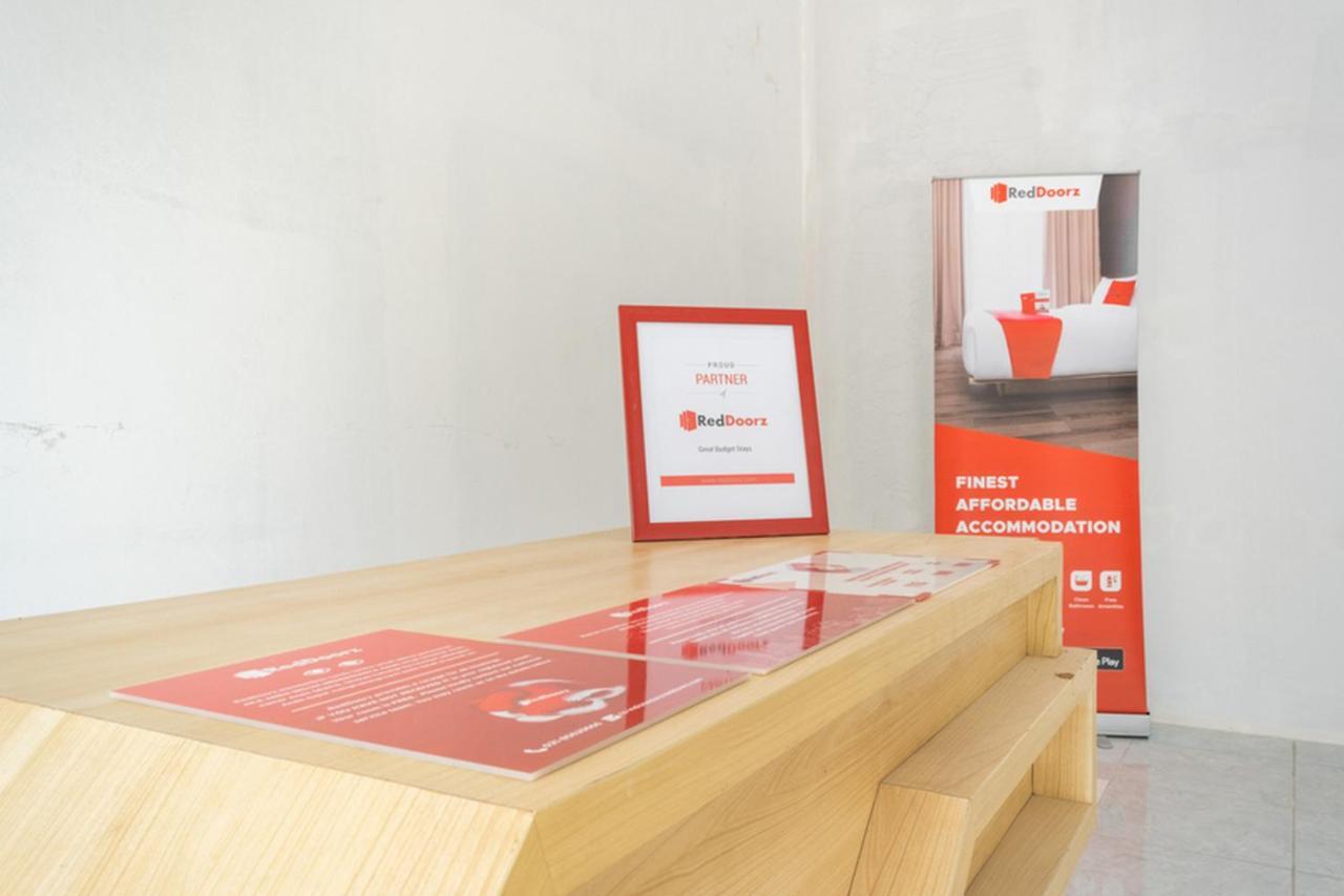Reddoorz Plus @ Otista Raya Ciputat Tangerang Exteriér fotografie